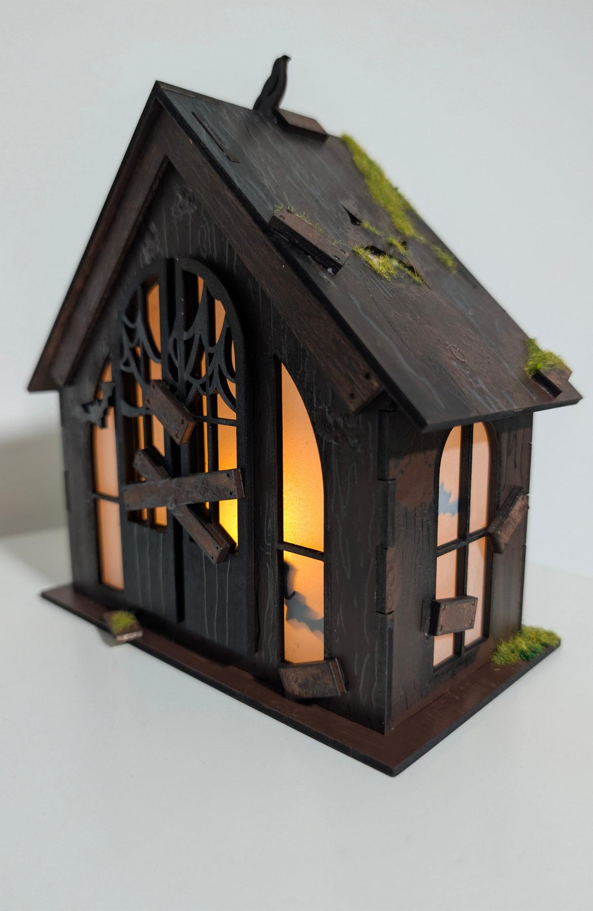 Halloween Deko-Haus Holz LED Dracula im Dark-Fantasy Style